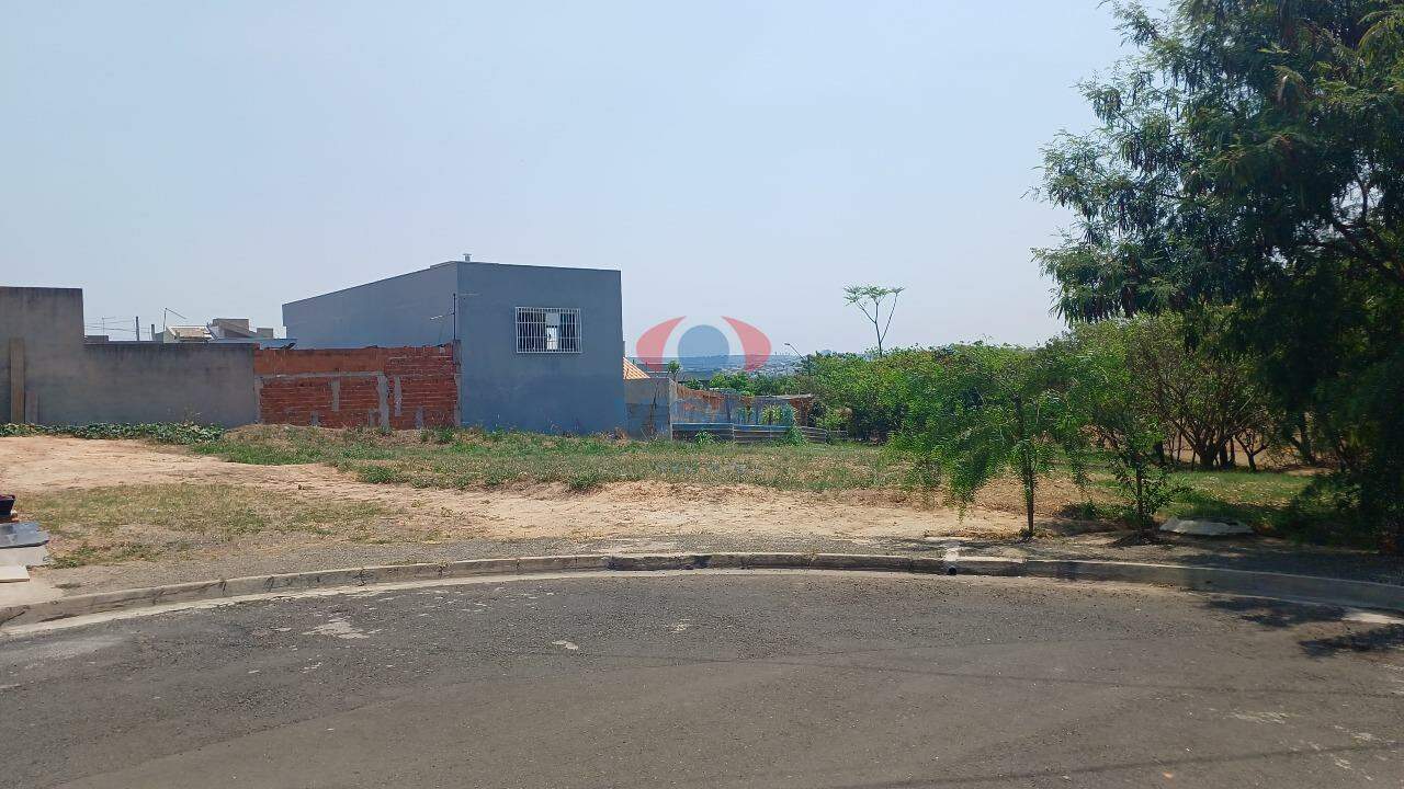 Terreno à venda no Jardim Moriyama: 