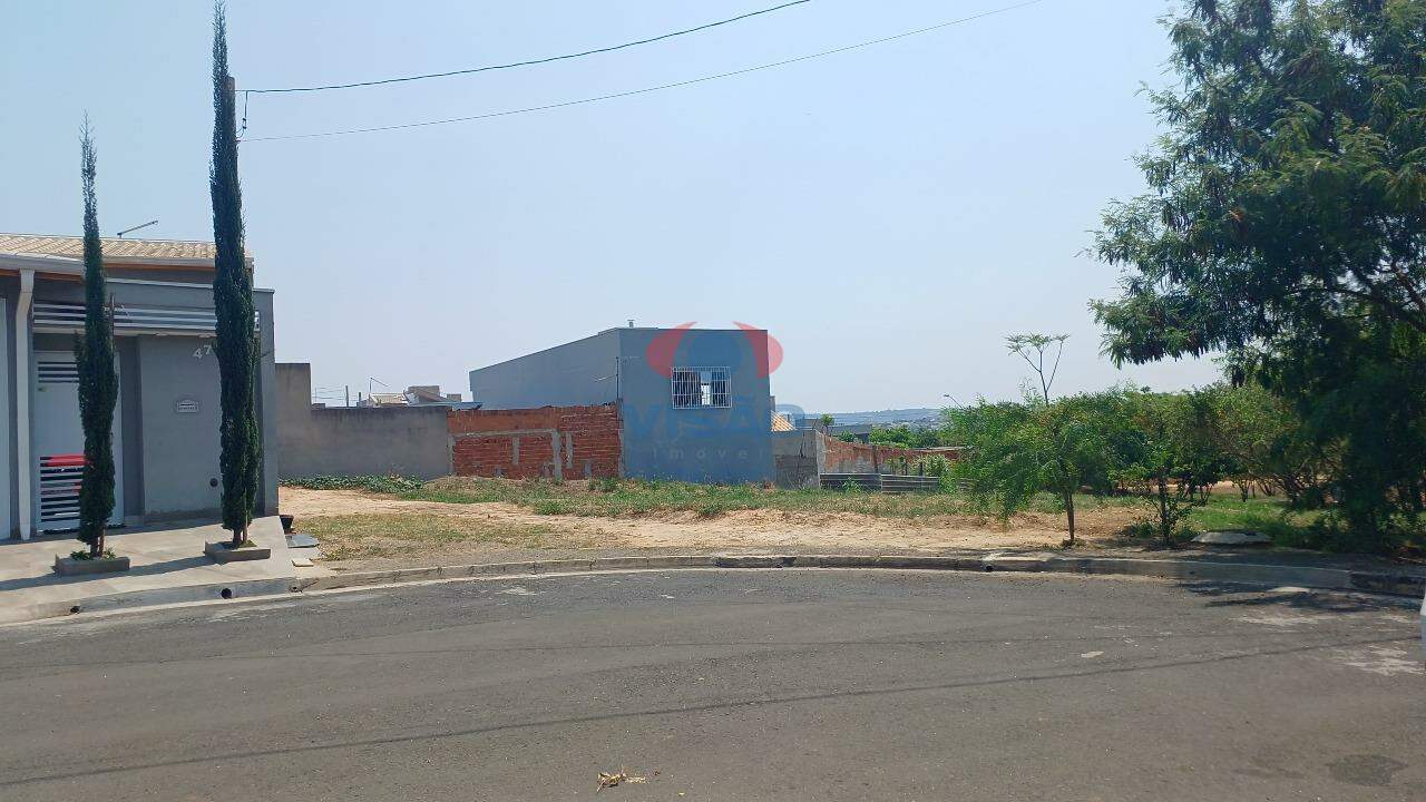 Terreno à venda no Jardim Moriyama: 