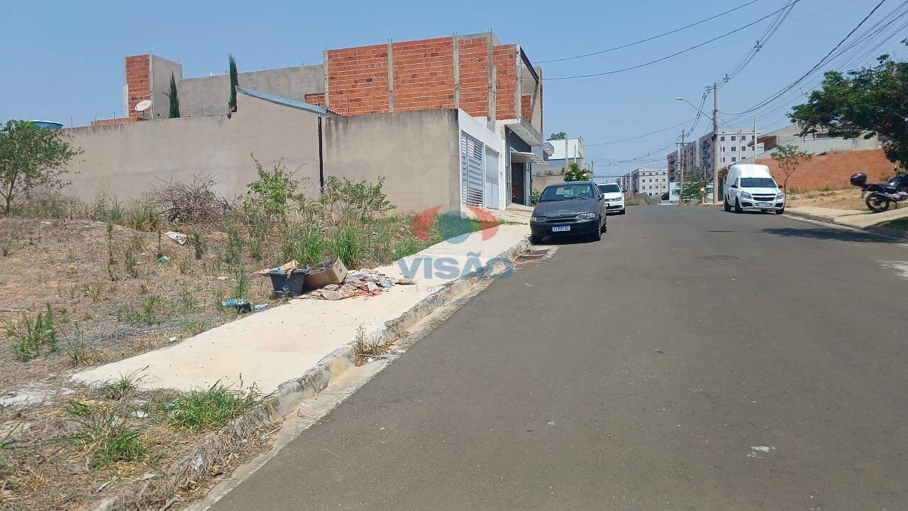 Terreno à venda no Jardim Moriyama: 