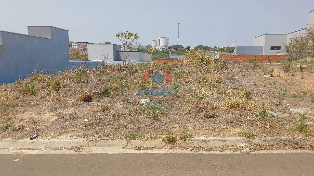 Terreno à venda no Jardim Moriyama: 