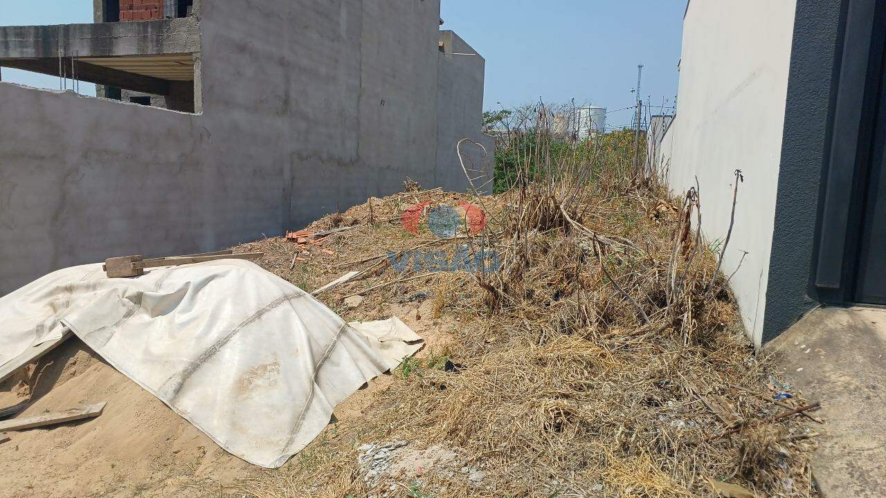 Terreno à venda no Jardim Moriyama: 