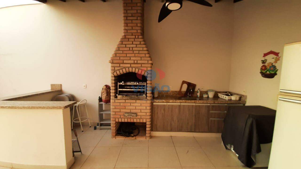 Casa em condomínio à venda no Residencial Beira da Mata: 