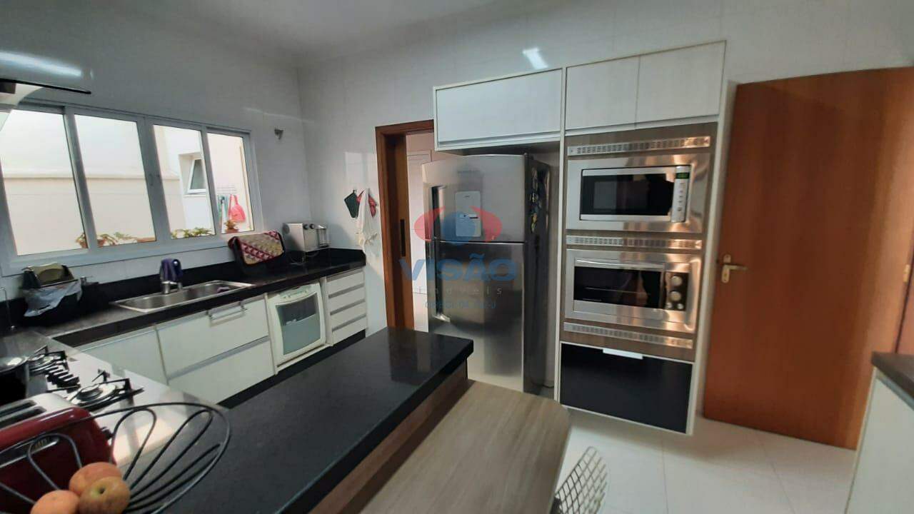 Casa em condomínio à venda no Residencial Beira da Mata: 