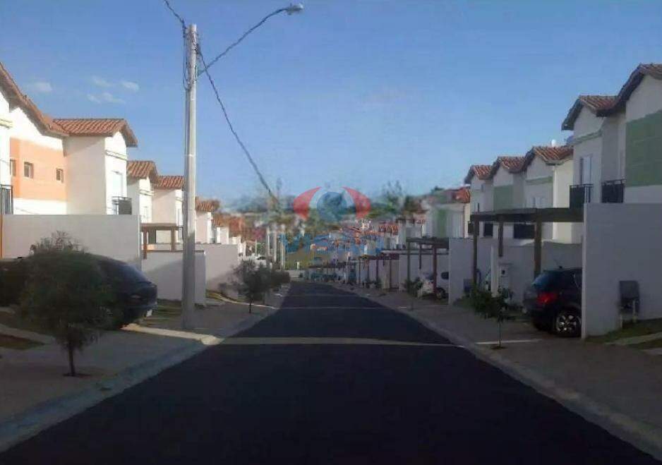 Casa em condomínio à venda no Chácara Belvedere: 