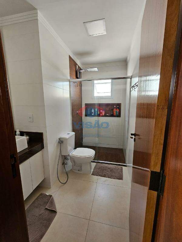 Casa em condomínio à venda no Chácara Belvedere: 