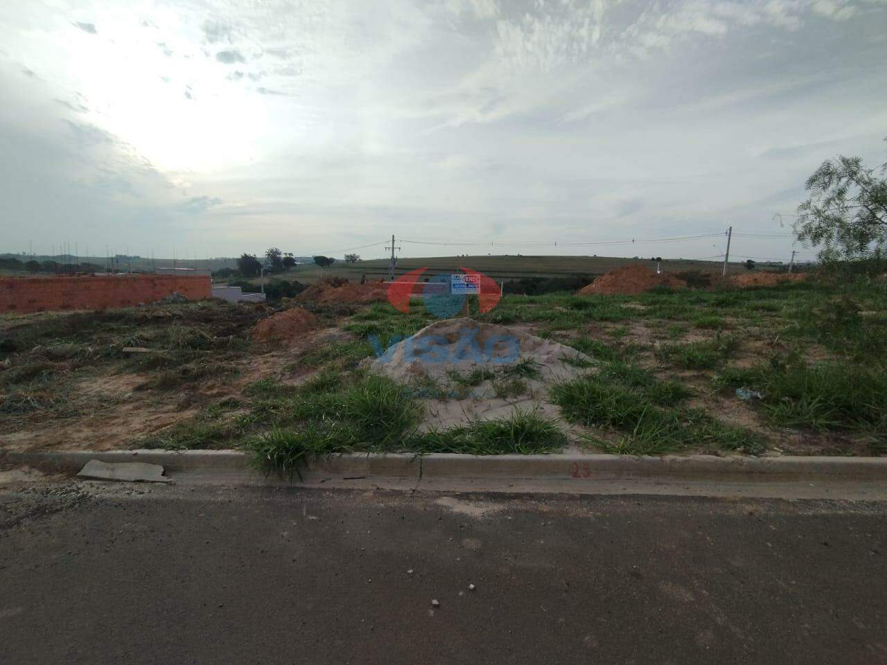 Terreno à venda no Parque Barnabé: 