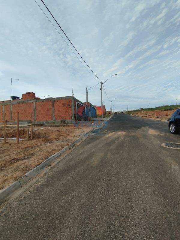 Terreno à venda no Parque Barnabé: 