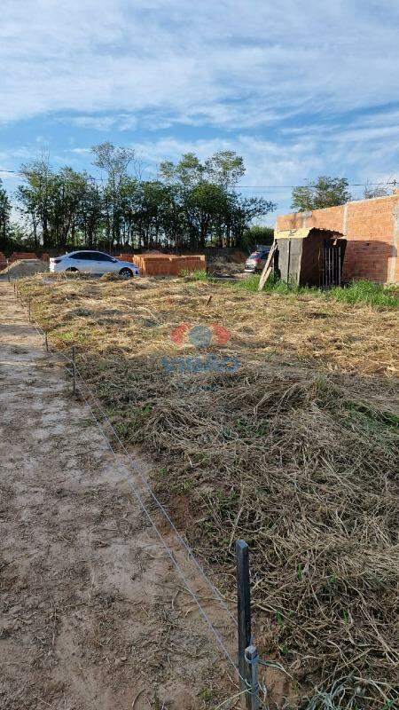 Terreno à venda no Parque Barnabé: