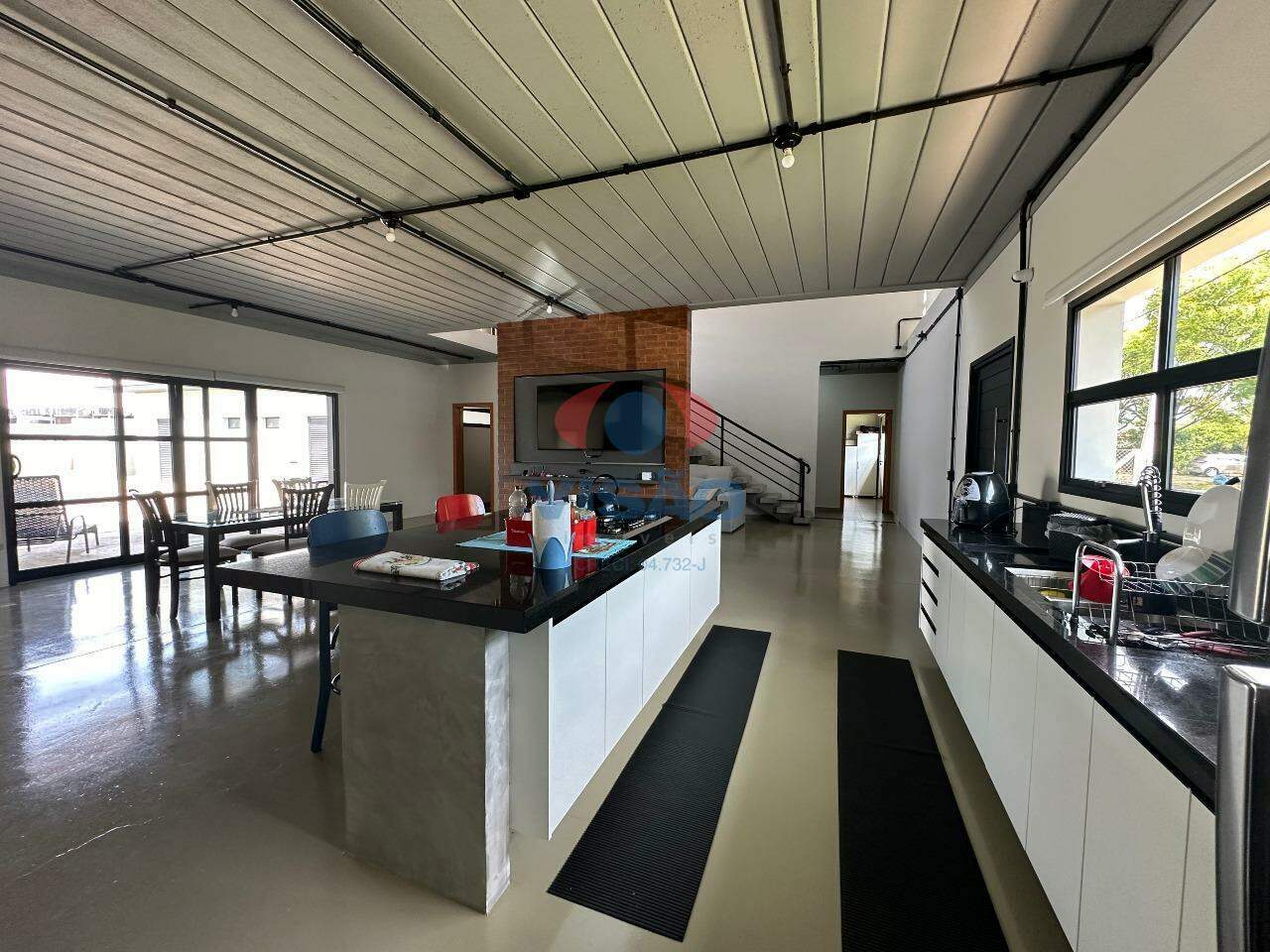 Chácara em condomínio à venda no Residencial Primavera: COZINHA
