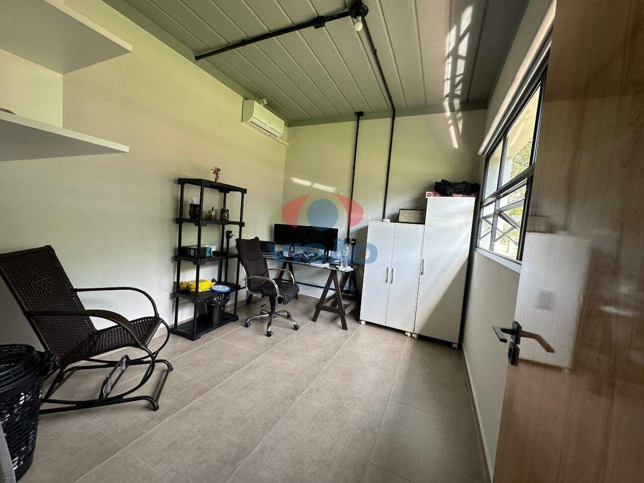 Chácara em condomínio à venda no Residencial Primavera: ESCRITORIO