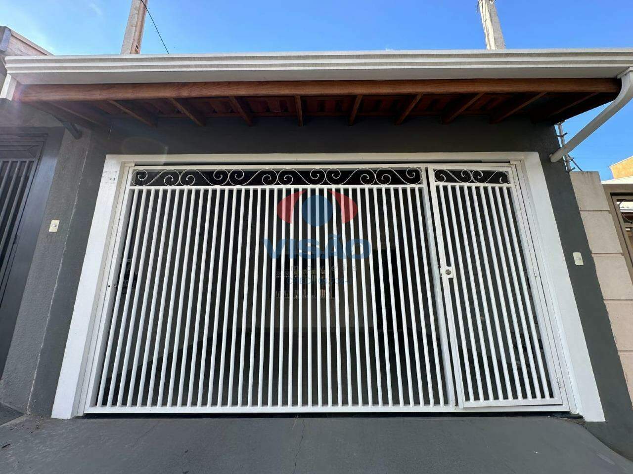Casa para aluguel no Jardim Regente: Fachada