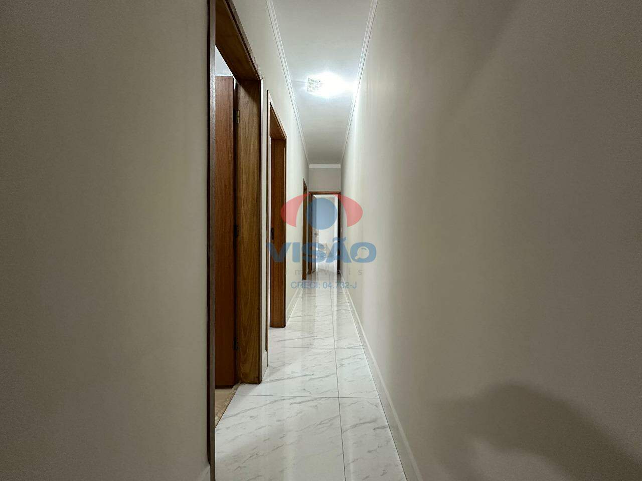 Casa para aluguel no Jardim Regente: Corredor interno