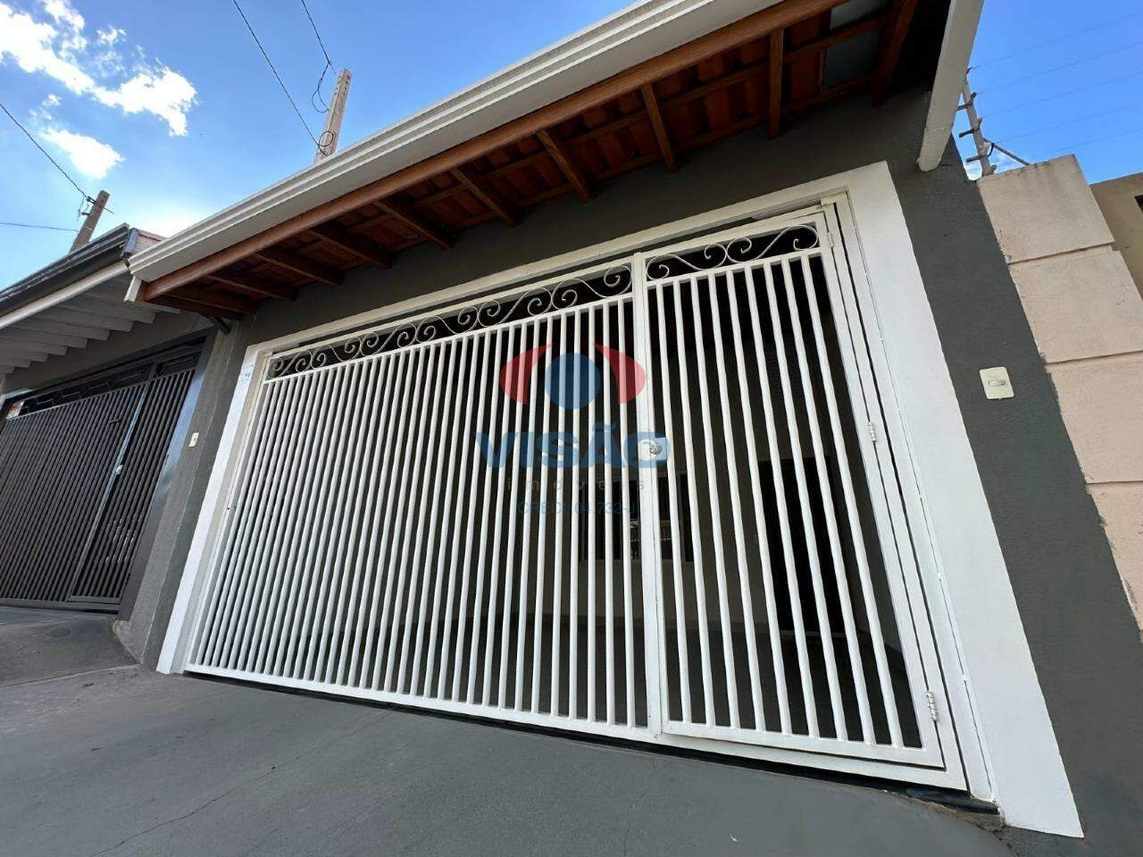 Casa para aluguel no Jardim Regente: Fachada