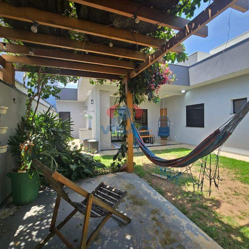 Casa em condomínio à venda no Jardim Residencial Dona Maria José: 