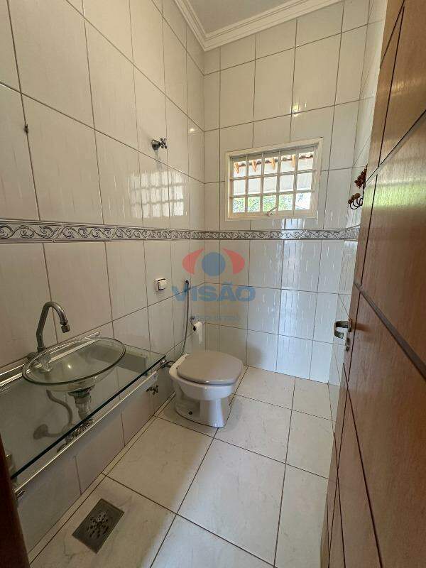 Casa em condomínio para aluguel no Jardim Portal de Itaici: 