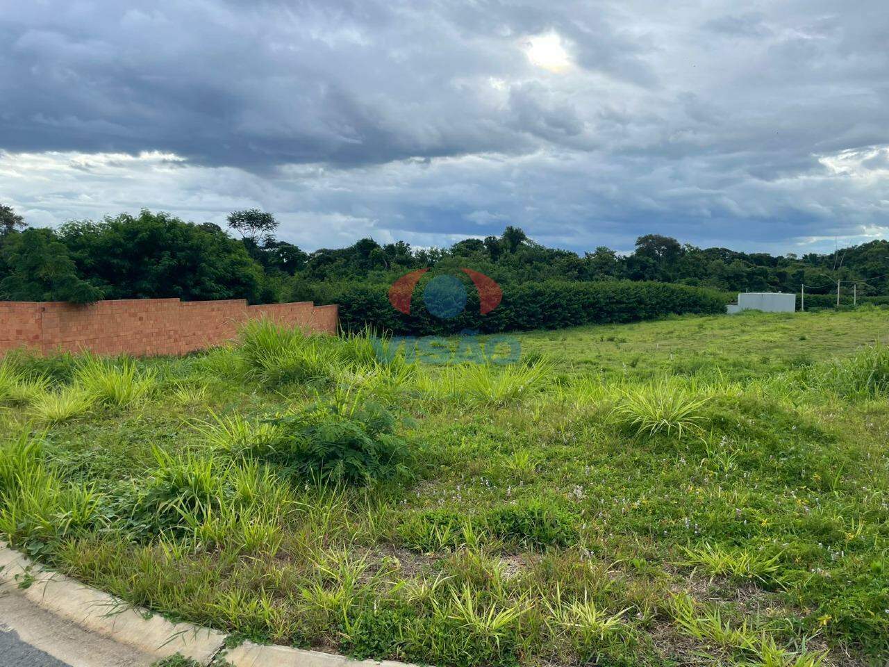 Terreno em condomínio à venda no Itaici: