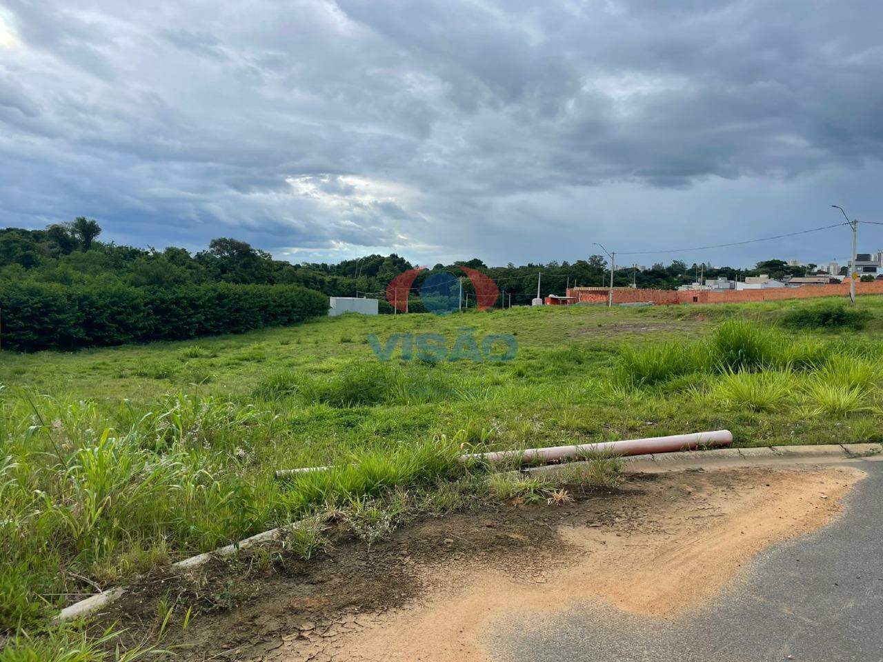 Terreno em condomínio à venda no Itaici: 