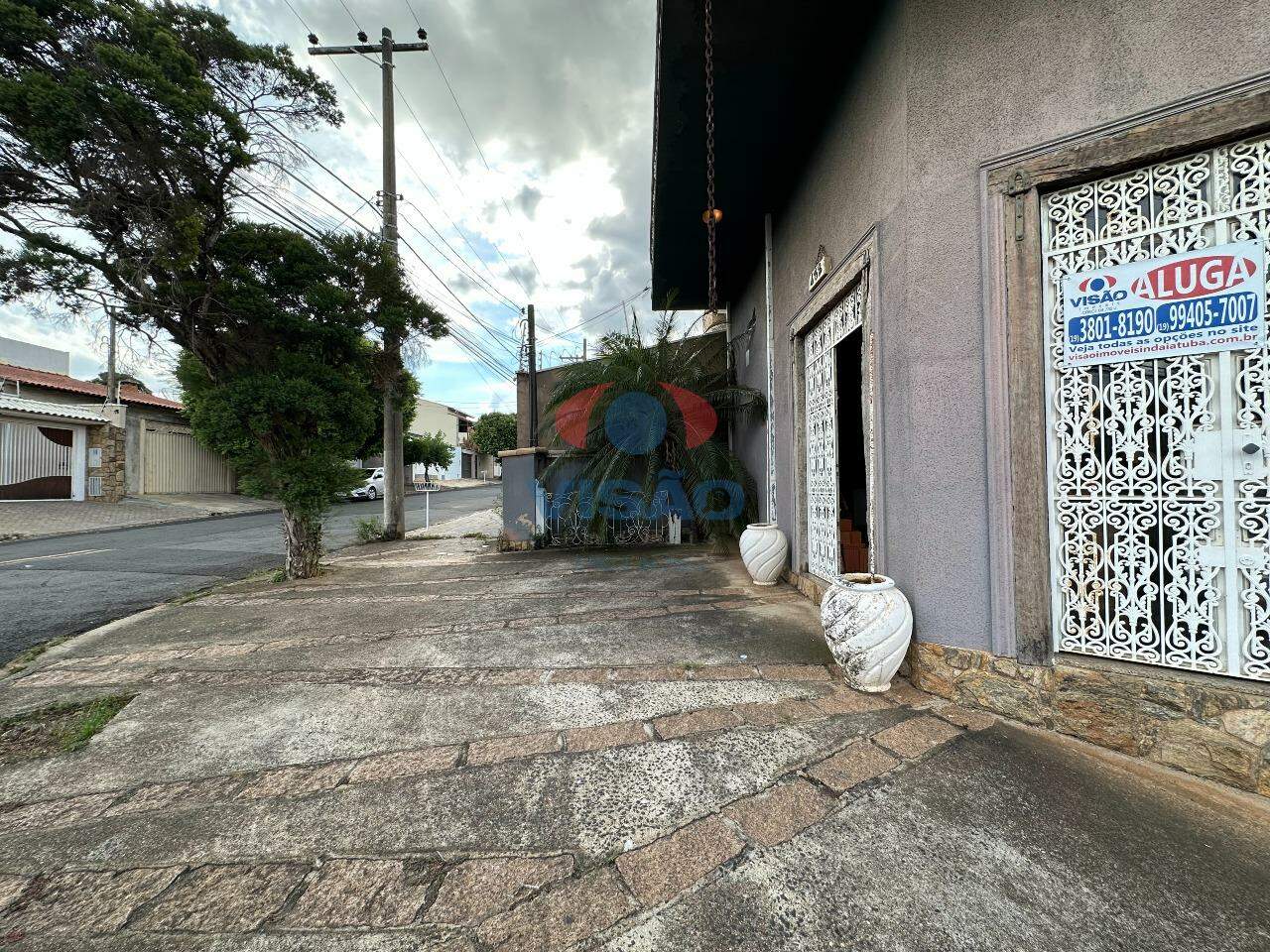 Salão para aluguel no Jardim Regina: 