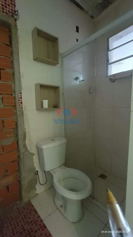 Casa à venda no Jardim Morada do Sol: banheiro fundos