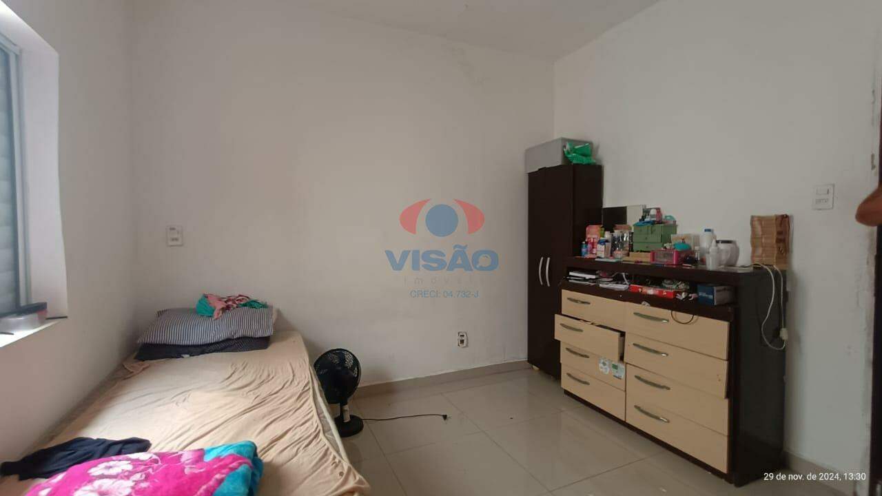 Casa à venda no Jardim Morada do Sol: 1 º quarto 