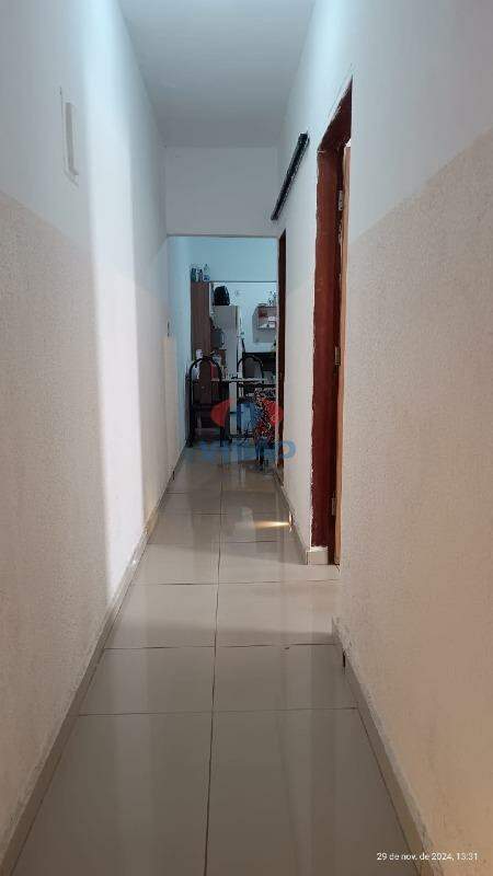 Casa à venda no Jardim Morada do Sol: corredor interno