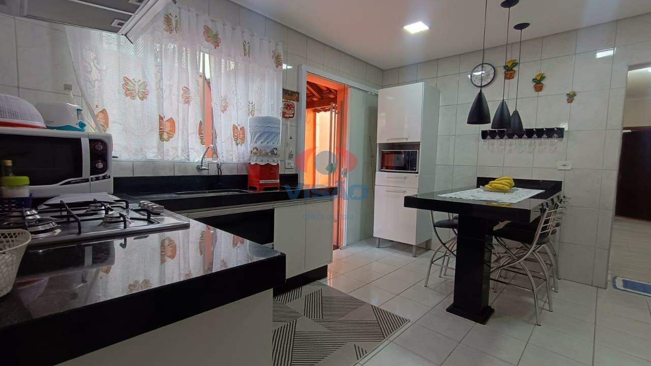 Casa à venda no Jardim Flórida: COZINHA