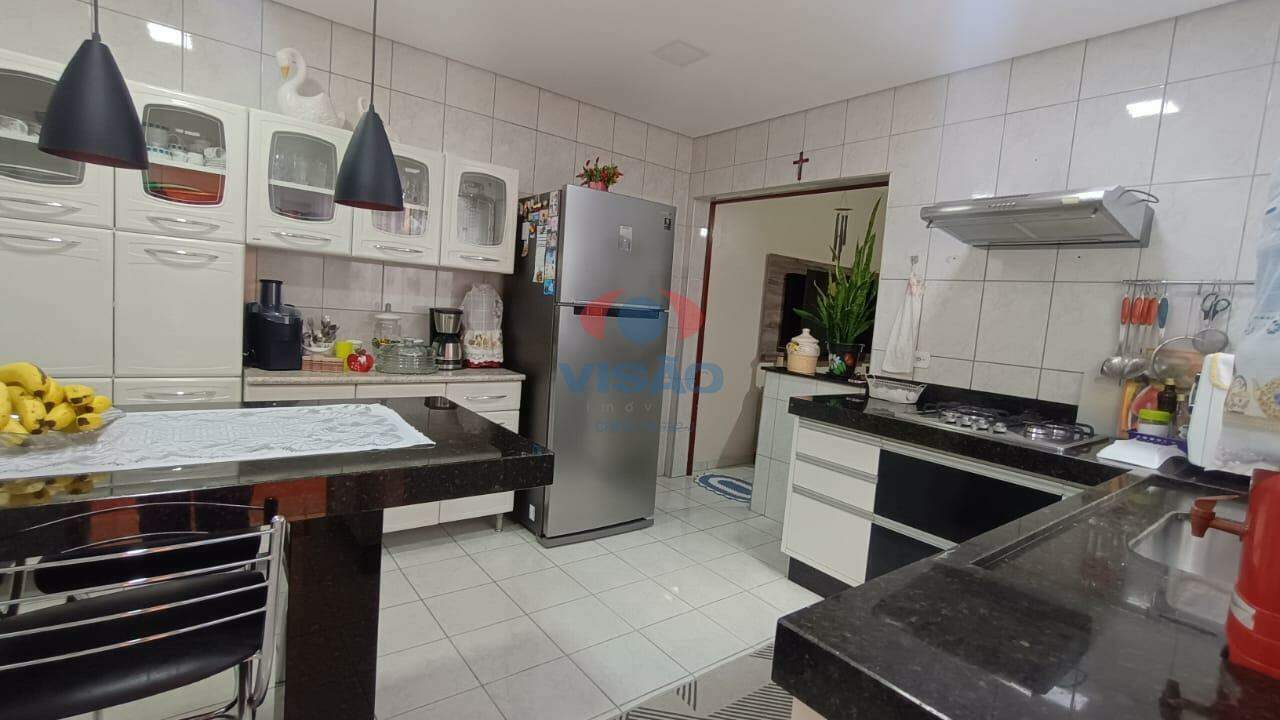 Casa à venda no Jardim Flórida: COZINHA