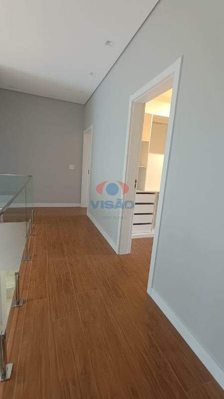 Casa - Sobrado à venda no Jardim Piemonte: corredor interno