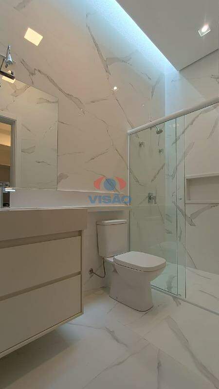 Casa - Sobrado à venda no Jardim Piemonte: 2º banheiro