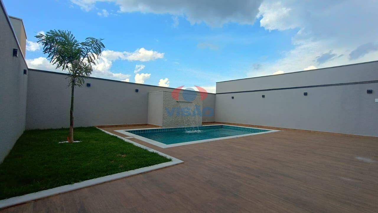 Casa - Sobrado à venda no Jardim Piemonte: Quintal