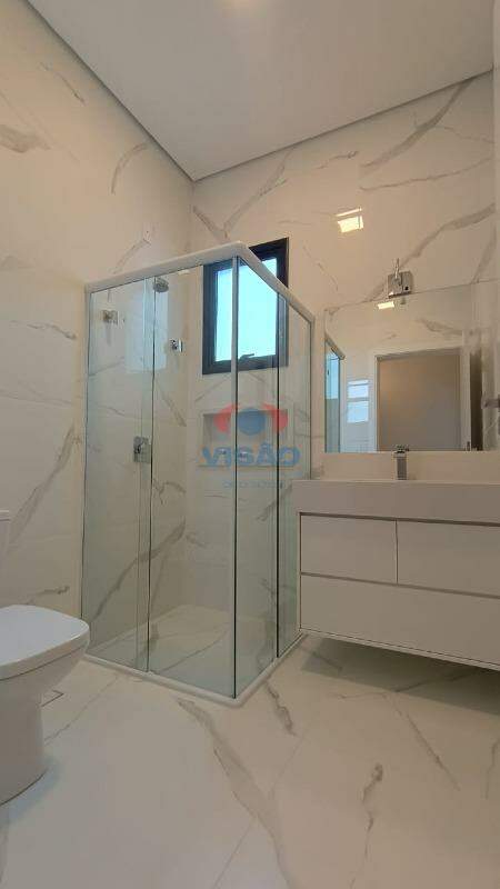 Casa - Sobrado à venda no Jardim Piemonte: 4º Banheiro