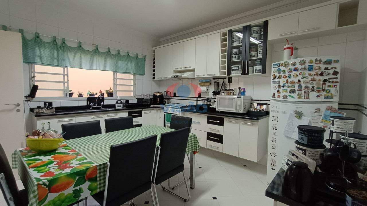 Casa à venda no Jardim Regina: 