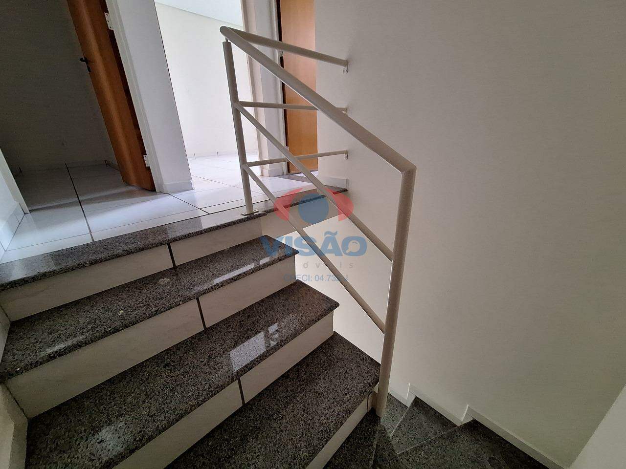 Casa em condomínio para aluguel no Parque São Tomaz de Aquino: Acesso piso superior