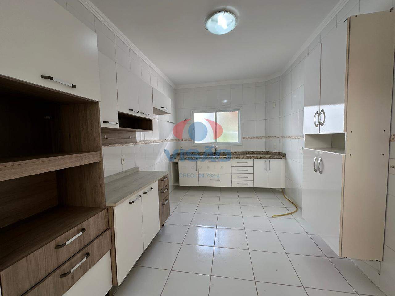 Casa em condomínio à venda no Villaggio Di Itaici: 
