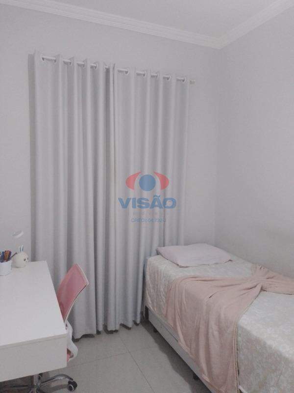Casa em condomínio à venda no Jardins do Império: 