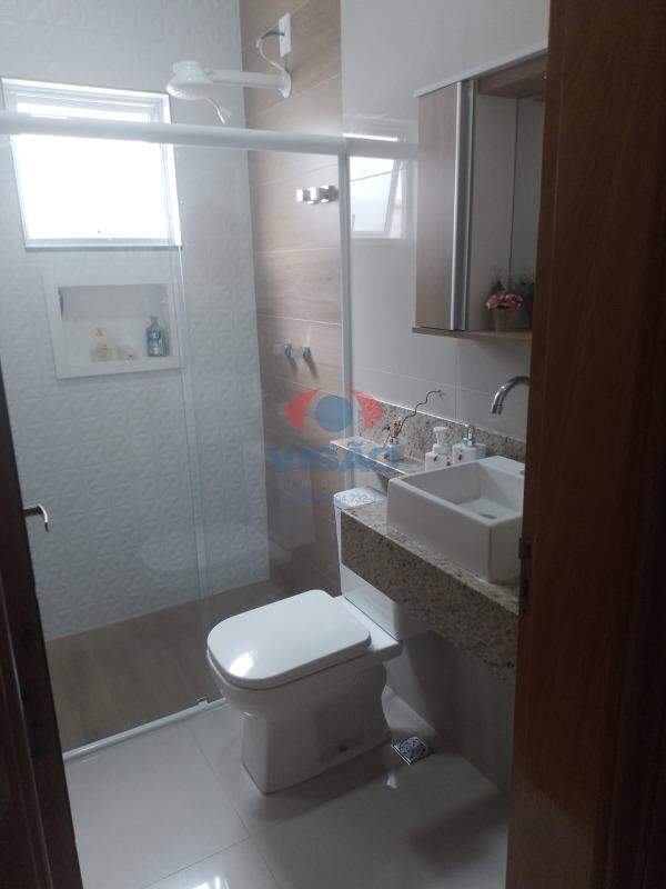 Casa em condomínio à venda no Jardins do Império: 