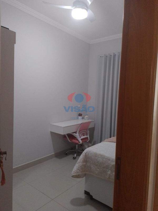 Casa em condomínio à venda no Jardins do Império: 
