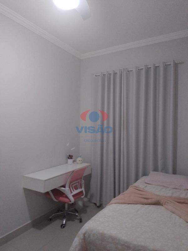 Casa em condomínio à venda no Jardins do Império: 