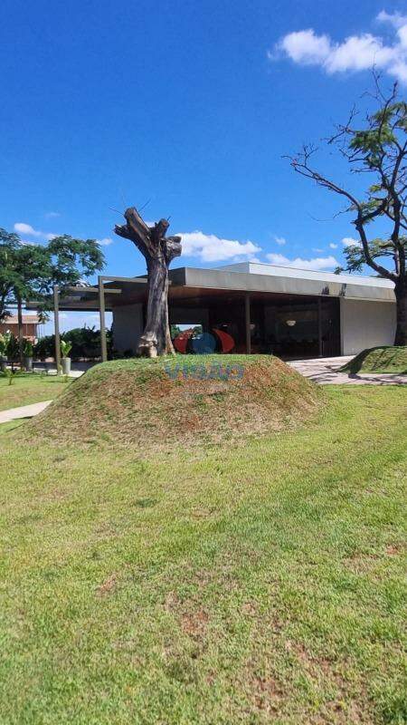 Terreno em condomínio à venda no Chácara Alvorada: