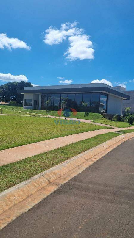 Terreno em condomínio à venda no Chácara Alvorada: