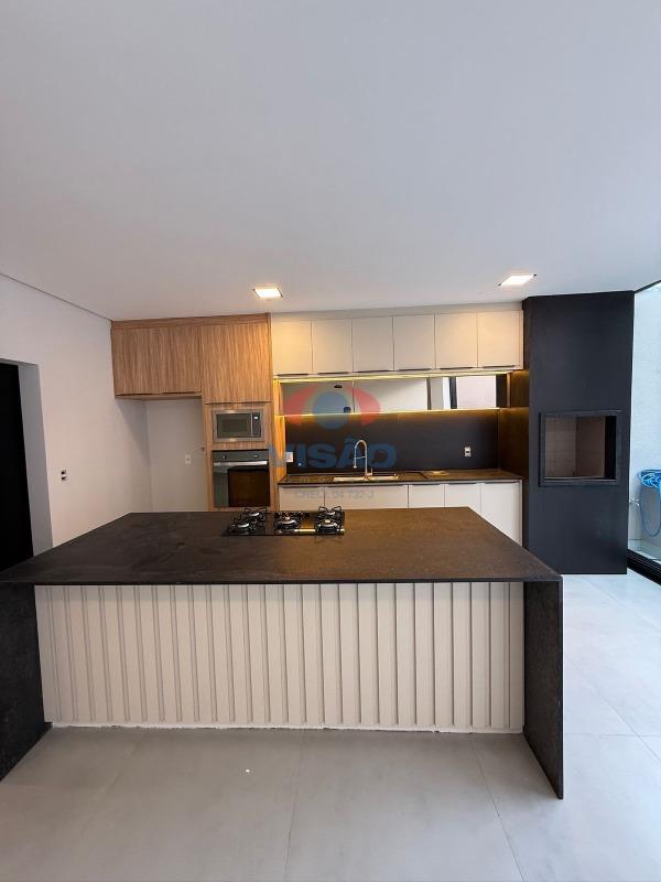 Casa em condomínio à venda no Jardins do Império: 