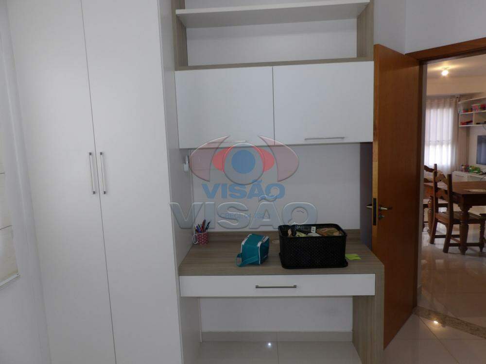 Casa em condomínio à venda no Portal das Acácias: 