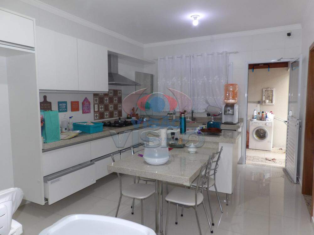 Casa em condomínio à venda no Portal das Acácias: 