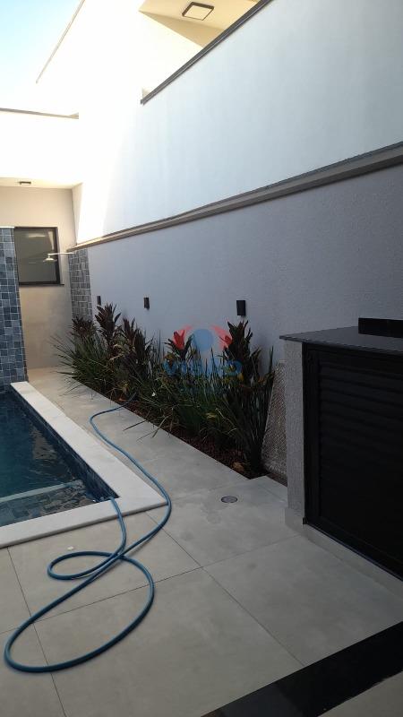 Casa em condomínio à venda no Jardim Laguna: 