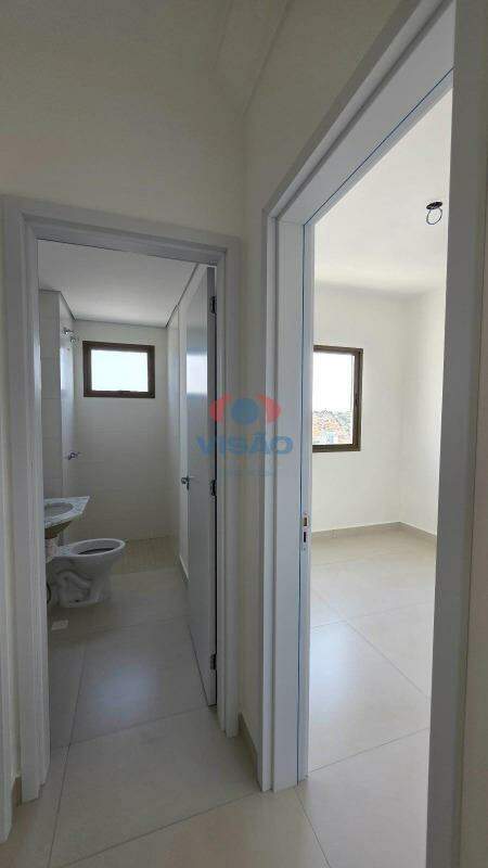 Apartamento à venda no Jardim Santiago: 