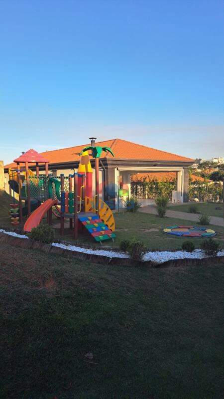 Terreno em condomínio à venda no Jardins do Império:
