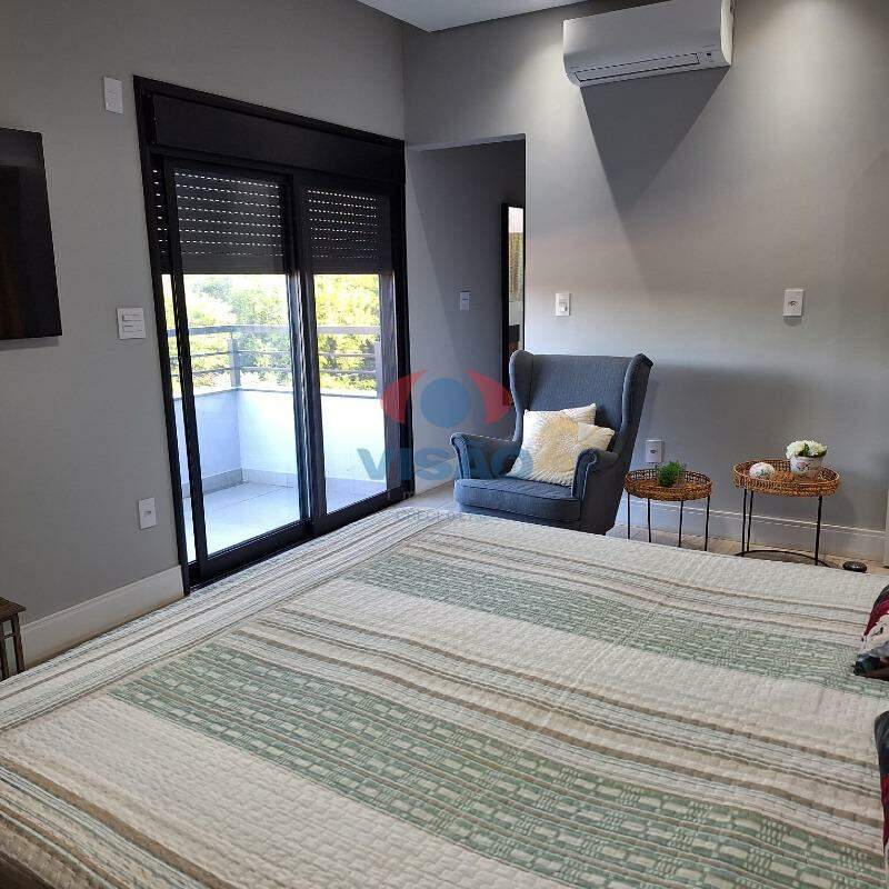Casa em condomínio à venda no Jardim dos Lagos: 