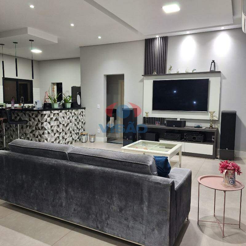 Casa em condomínio à venda no Jardim dos Lagos: