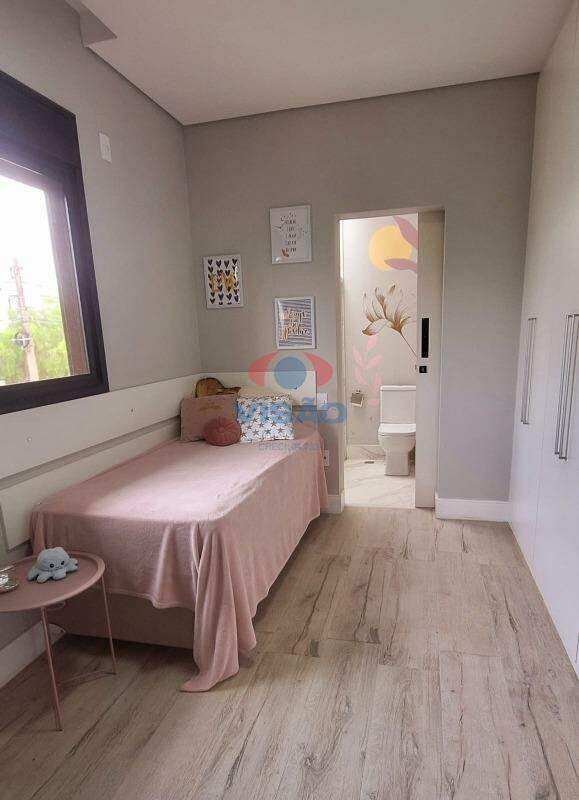 Casa em condomínio à venda no Jardim dos Lagos: 