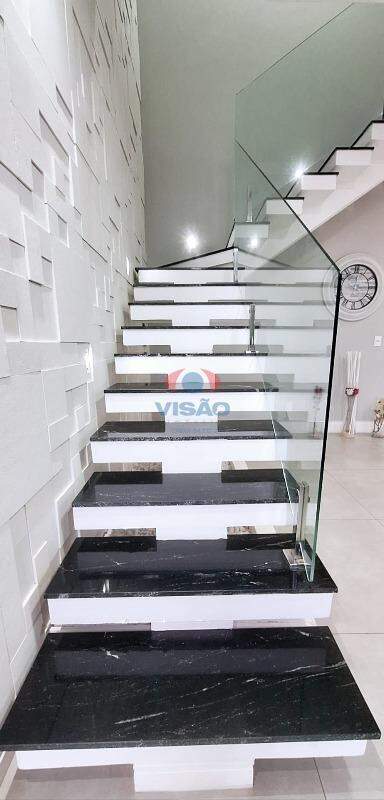 Casa em condomínio à venda no Jardim dos Lagos: 